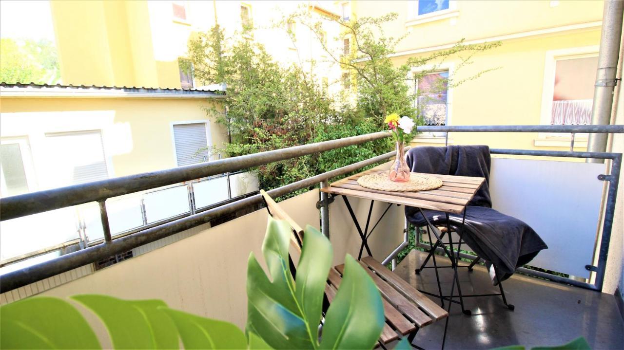 Homie Stay Schiestlstrasse - Moderne Altbauapartments, Nahe Stadtzentrum & Weinberge Würzburg Exteriör bild